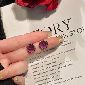 925 Sterling Silver Amethyst Stud Earrings 40100005