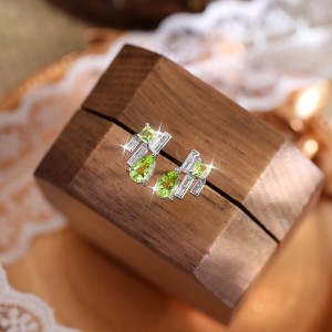 925 Sterling Silver Natural Gemstone Stud Earrings 40100008