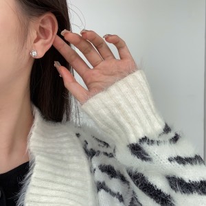 Sparkle Zirconia Flower Stud Earring 40200260 Sparkle Zirconia Flower Stud Earring 40200260