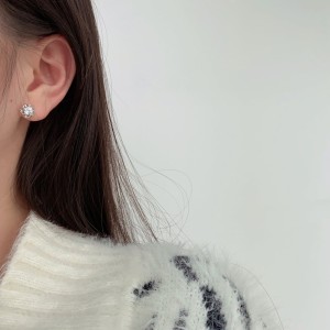 Sparkle Zirconia Flower Stud Earring 40200260 Sparkle Zirconia Flower Stud Earring 40200260