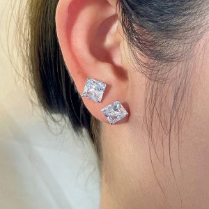 5A Square Zirconia Stud Earring 40200285 5A Square Zirconia Stud Earring 40200285