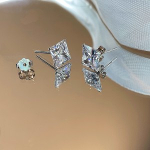5A Square Zirconia Stud Earring 40200285 5A Square Zirconia Stud Earring 40200285