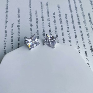 5A Square Zirconia Stud Earring 40200285 5A Square Zirconia Stud Earring 40200285