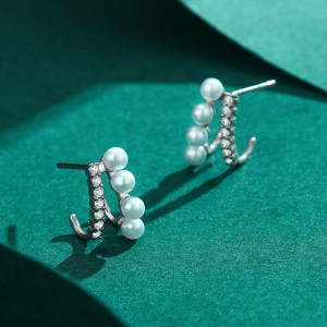 Zirconia Pearl Lines Stud Earring 40200294 Zirconia Pearl Lines Stud Earring 40200294