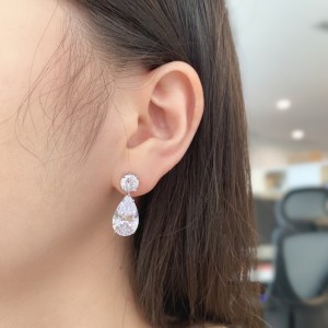 Shiny Waterdrop Zirconia Stud Earring 40200316