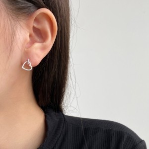 Shiny Heart Zirconia Party Stud Earring 40200343 Shiny Heart Zirconia Party Stud Earring 40200343