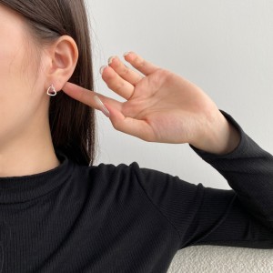 Shiny Heart Zirconia Party Stud Earring 40200343 Shiny Heart Zirconia Party Stud Earring 40200343