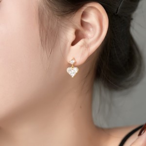 Sparkle Zirconia Heart Stud Earring 40200401 Sparkle Zirconia Heart Stud Earring 40200401