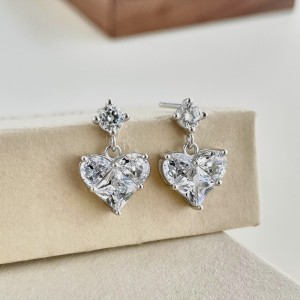 Sparkle Zirconia Heart Stud Earring 40200401 Sparkle Zirconia Heart Stud Earring 40200401