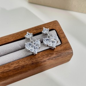 Sparkle Zirconia Heart Stud Earring 40200401 Sparkle Zirconia Heart Stud Earring 40200401