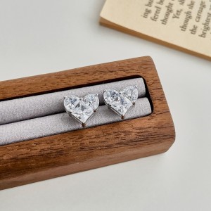 Zirconia Heart Stud Earring 40200405 Zirconia Heart Stud Earring 40200405