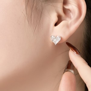 Zirconia Heart Stud Earring 40200405 Zirconia Heart Stud Earring 40200405