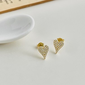 Shiny Zirconia Heart Stud Earring 40200407