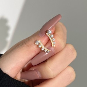 Minimalist Zirconia Stud Earring 40200420 Minimalist Zirconia Stud Earring 40200420