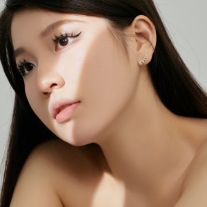 Minimalist Zirconia Stud Earring 40200420 Minimalist Zirconia Stud Earring 40200420