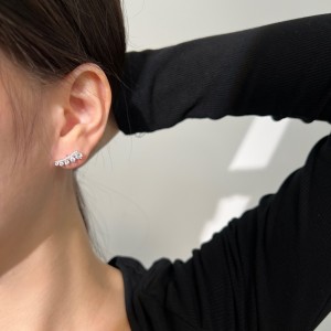 Minimalist Zirconia Stud Earring 40200420 Minimalist Zirconia Stud Earring 40200420