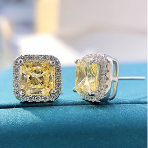 8A Square Zirconia Stud Earring 40200429