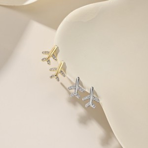 Zirconia Plane Stud Earring 40200444