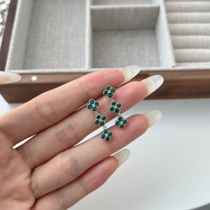 Zirconia Flower Tassel Stud Earring 40200512