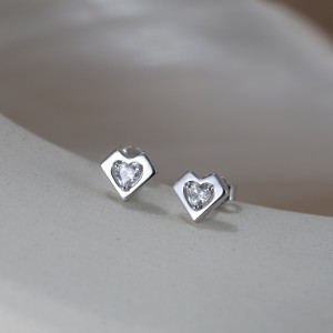 925 Sterling Silver Zirconia Heart Stud Earring 40200516