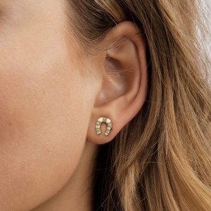 S925 Lucky Symbol Horseshoe Stud Earrings 40200529