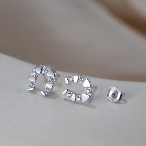 S925 Lucky Symbol Horseshoe Stud Earrings 40200529