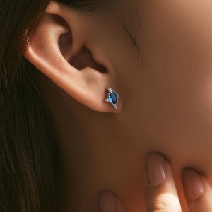 S925 Vintage Oval Blue Zirconia Stud Earring 40200532