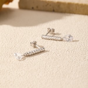 S925 Sweet Waterdrop Zirconia Stud Earring 40200533
