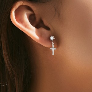 S925 Vintage Zirconia Cross Stud Earring 40200535