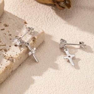 S925 Vintage Zirconia Cross Stud Earring 40200535