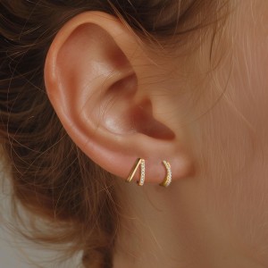 925 Sterling Silver Gold-Plated C-Shaped Zircon Earring 40200562 925 Sterling Silver Gold-Plated C-Shaped Zircon Earring 40200562