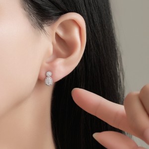 925 Sterling Silver Oval Geometric Pave CZ Earring 40200584 925 Sterling Silver Oval Geometric Pave CZ Earring 40200584