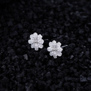 925 Sterling Silver Daisy Pave CZ Floral Stud Earring 40200585 925 Sterling Silver Daisy Pave CZ Floral Stud Earring 40200585