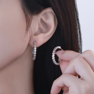 925 Sterling Silver Row-Set Zircon Hoop Earring 40200591
