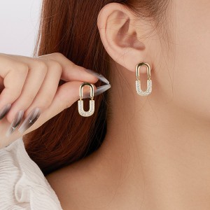 925 Sterling Silver Oval Zircon Stud Earring 40200622 925 Sterling Silver Oval Zircon Stud Earring 40200622