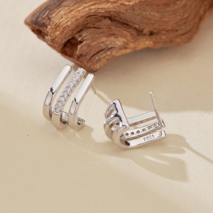 925 Sterling Silver Triple-Layer Pave CZ J-Shaped Huggie Stud Earring 40200629 925 Sterling Silver Triple-Layer Pave CZ J-Shaped Huggie Stud Earring 40200629
