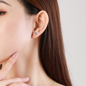 925 Sterling Silver Mini Snail Stud Earring 40200651