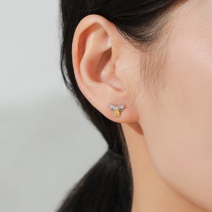 925 Sterling Silver Zircon Bee Stud Earring 40200660 925 Sterling Silver Zircon Bee Stud Earring 40200660
