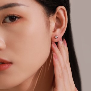 925 Sterling Silver Square CZ Stud Earring 40200675 925 Sterling Silver Square CZ Stud Earring 40200675