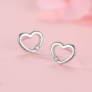 Wholesale 925 Sterling Silver Minimalist Heart CZ Stud Earring 40200685