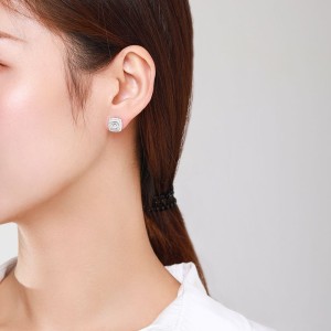 925 Sterling Silver Cushion-Cut Halo Zircon Stud Earring 40200703 925 Sterling Silver Cushion-Cut Halo Zircon Stud Earring 40200703