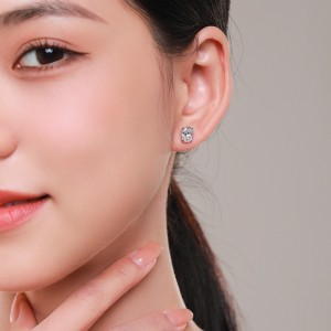 925 Sterling Silver Sparkle Oval Zircon Stud Earring 40200706 925 Sterling Silver Sparkle Oval Zircon Stud Earring 40200706