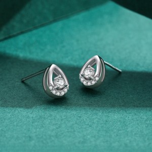 925 Sterling Silver Teardrop Zircon Stud Earring 40200708
