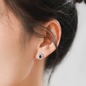 925 Sterling Silver Blue Sapphire Oval Zircon Stud Earring 40200710