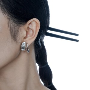 Geometric Wide C Shape Stud Earring 40400026