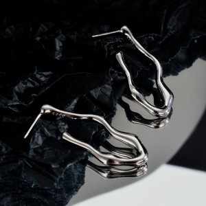 Curving Lines Stud Earring 40400030