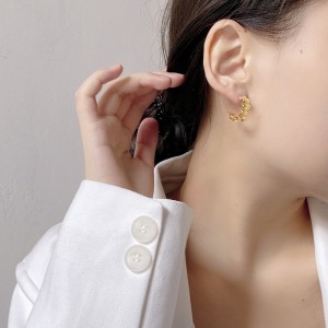 Geometric Wave Curve Stud Earring 40400039 Geometric Wave Curve Stud Earring 40400039