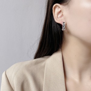 Geometric Wave Curve Stud Earring 40400039 Geometric Wave Curve Stud Earring 40400039