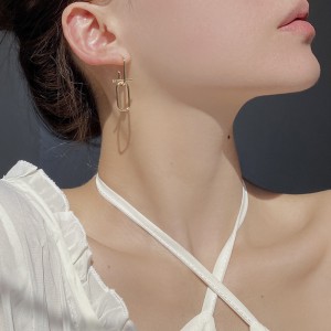 Geometric Rectangle Stud Earring 40400046