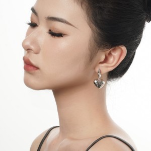 Unique Scale Love Heart Stud Earring 40400052 Unique Scale Love Heart Stud Earring 40400052